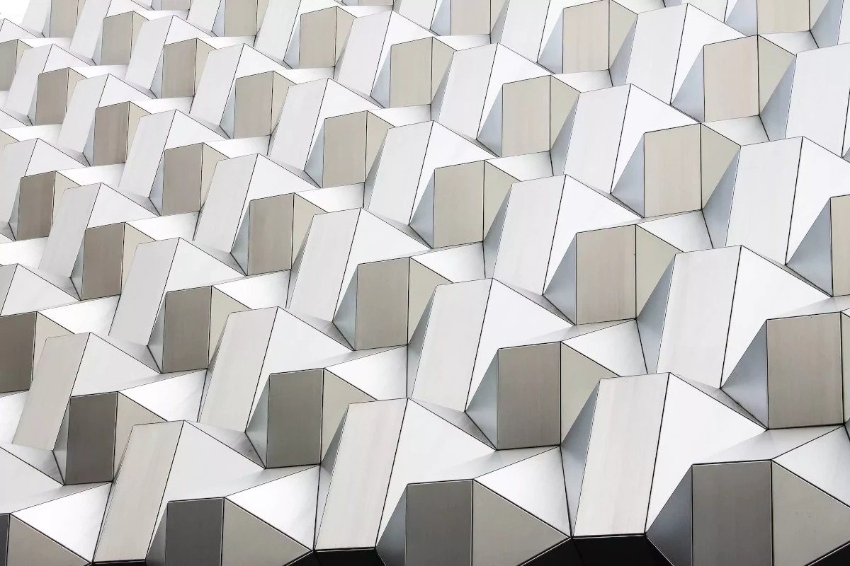 A Semântico SEO 2 Arte geométrica abstrata branca de Dresden, Alemanha
